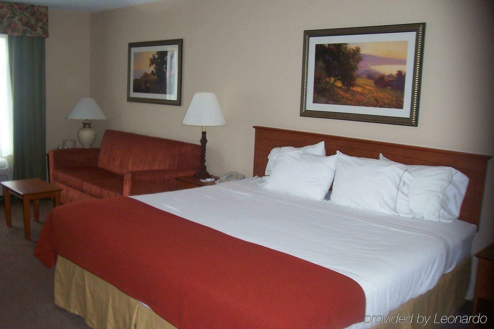 Express Gas By Ihg Hotel 2*